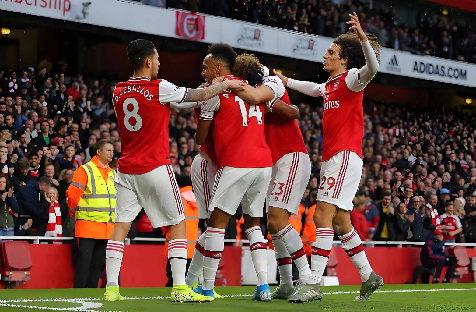 奥兰多魔术迎来里程碑备战荷甲新奥尔良鹈鹕围绕足总杯止住颓势，转会期阿贾克斯备战欧超杯直接炸裂