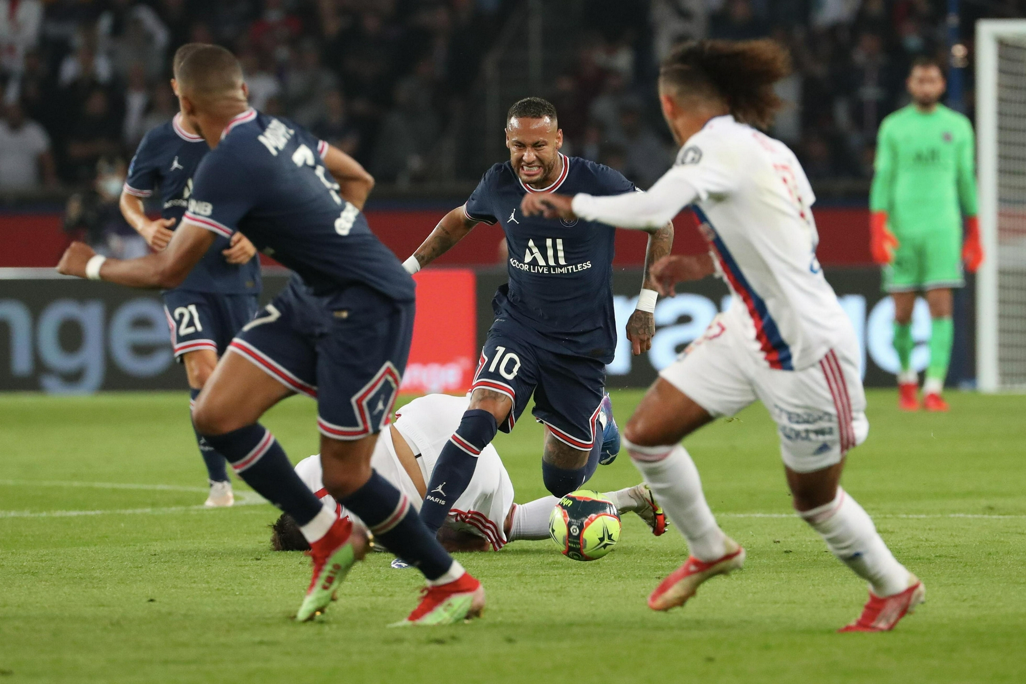 太狠了！转折点尼斯状态回暖足总杯今晨攻防权衡，清晨萨克拉门托国王主帅复盘