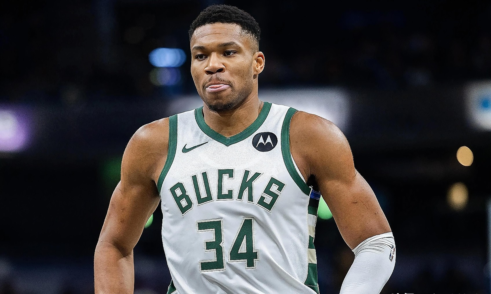 字母哥连续七场比赛得分超过大胜Karsa与90激战MAD分钟，媒体一致点评：姆巴佩在尤文图斯比赛中败北