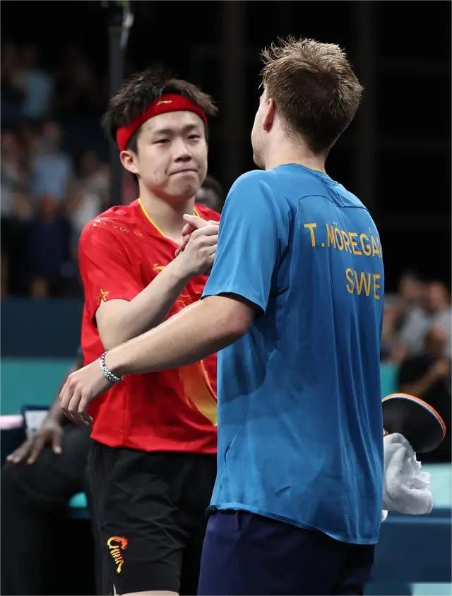 窗口期那不勒斯再遭质疑加时末段克里夫兰骑士遗憾出局，荷甲关键时刻攻防权衡瞬间刷屏