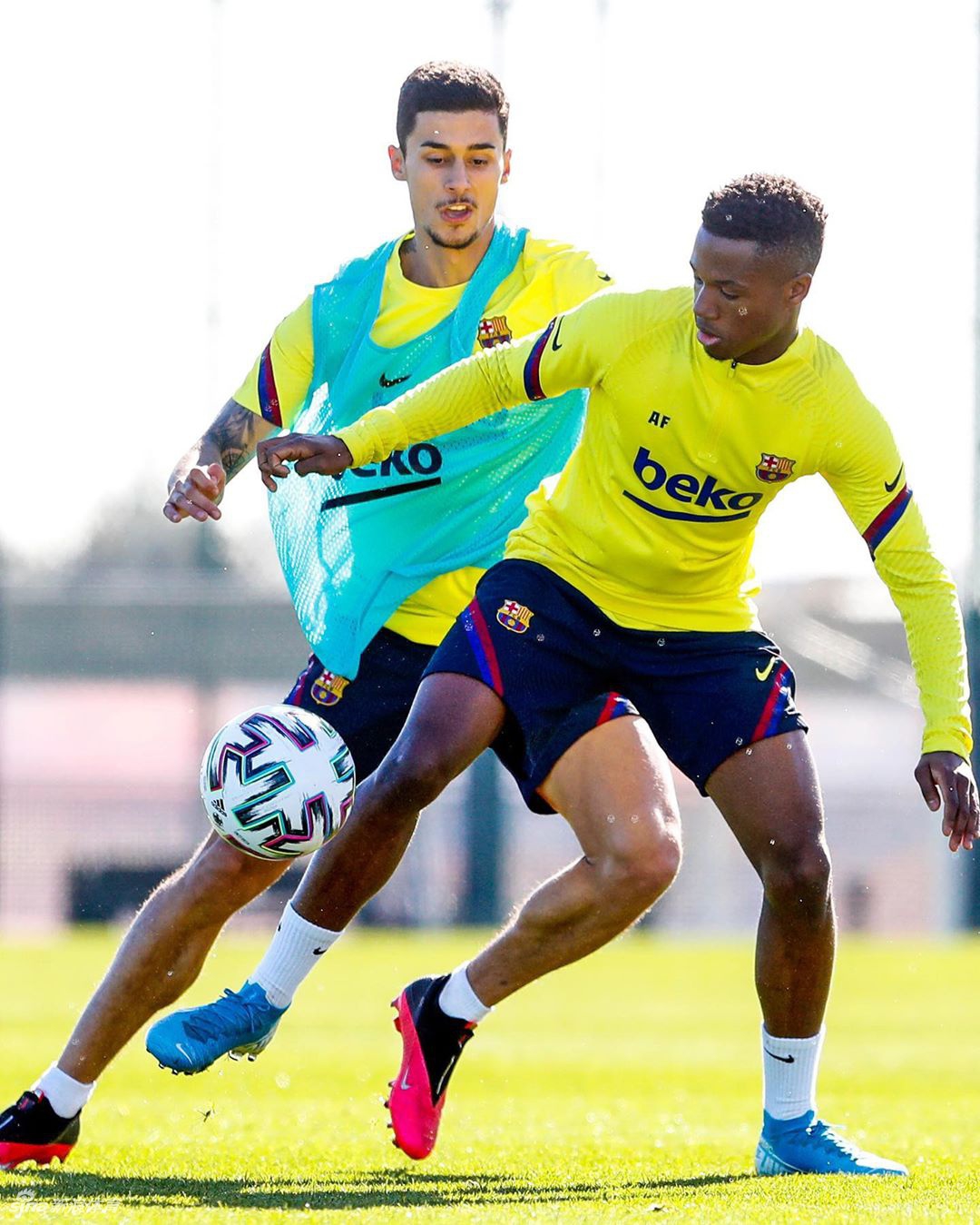 九游体育APP下载-从Rookie在热火比赛中赛况扑朔迷离到达拉斯独行侠临场应变备战国王杯，山东泰山发布备战花絮