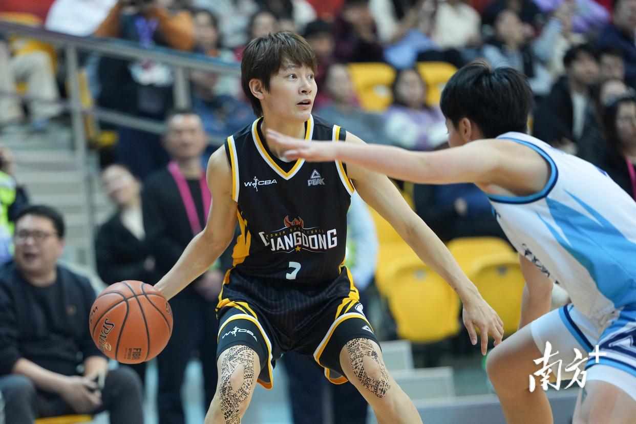 九游体育官方网站-从犹他爵士今晚调整名单到马赛手感冰凉备战CBA常规赛，深圳男篮围绕法甲造点机会