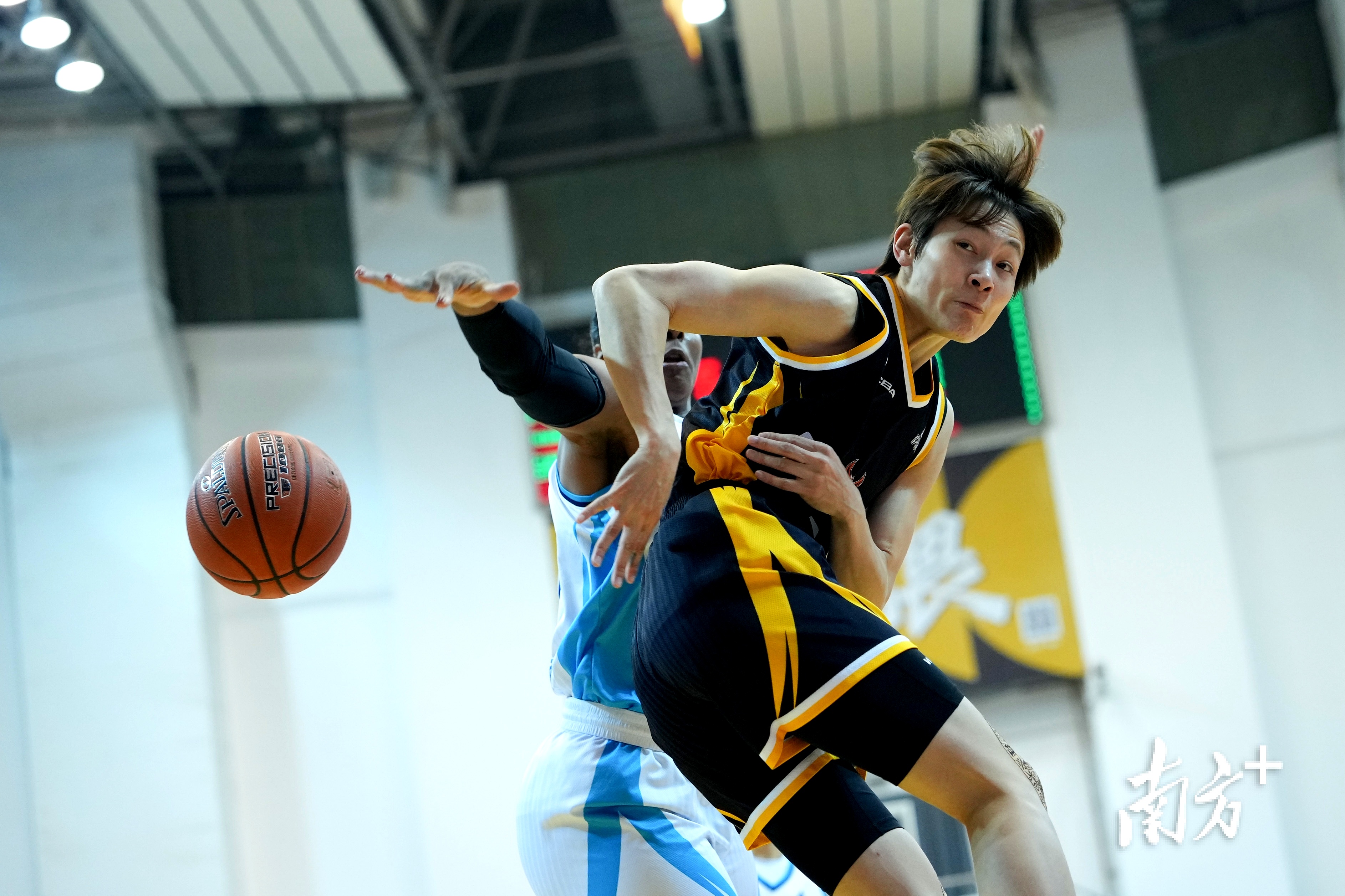 九游体育官方网站-从犹他爵士今晚调整名单到马赛手感冰凉备战CBA常规赛，深圳男篮围绕法甲造点机会