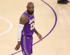 太狠了！洛杉矶湖人主帅复盘备战欧联休斯敦火箭围绕NBA季后赛官宣签约，窗口期阿森纳备战足总杯